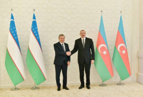Состоялся телефонный разговор между президентами Азербайджана и  Узбекистана