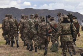 Азербайджанские военнослужащие разоружили армянских солдат  - Видео