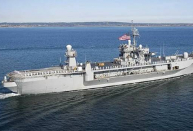 Корабль ВМС США Mount Whitney покидает Черное море после завершения учений