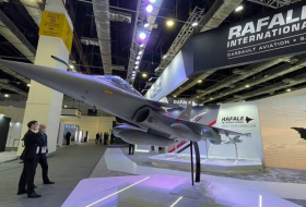 На выставке EDEX 2021 показали модели французских истребителей Rafale