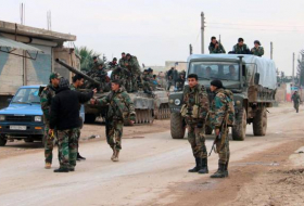 СМИ: Террористы напали на военную колонну в сирийской пустыне
