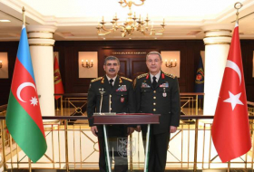 Состоялся телефонный разговор между министрами обороны Азербайджана и Турции