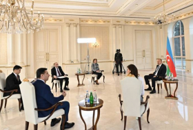 Президент Азербайджана Ильхам Алиев дал интервью местным телеканалам - Видео (Обновлено)