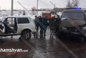 Автомобиль минобороны Армении попал в ДТП