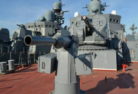 Российские военные корабли проводят учения на Каспии