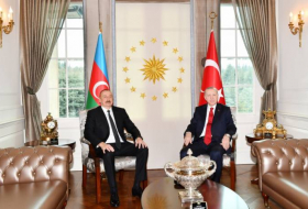 Президенты Азербайджана и Турции обсудили ситуацию в Украине