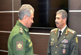 Состоялся телефонный разговор между министрами обороны Азербайджана и России - Обновлено