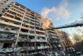 В центре Киева снаряд попал в многоэтажный дом