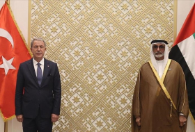 Глава Минобороны Турции проводит переговоры в ОАЭ