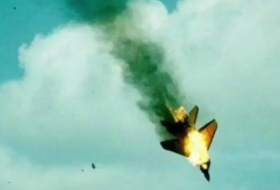 В небе над Украиной сбит очередной российский самолет - Видео