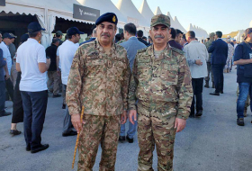 Министр обороны Азербайджана встретился с пакистанским генералом в Турции