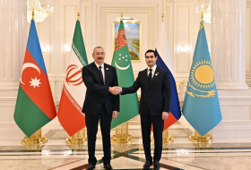 Ильхам Алиев встретился в Ашхабаде с Президентом Туркменистана Сердаром Бердымухамедовым