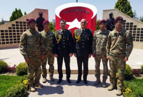 Азербайджанские военнослужащие успешно окончили курсы спецназа