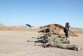 Азербайджанские военнослужащие провели испытательные стрельбы в Иране
