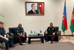 Азербайджан и Казахстан обсудили развитие военного сотрудничества