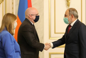 Филип Рикер и Пашинян обсудили нормализацию отношений с Азербайджаном