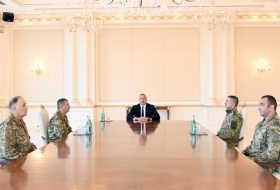Ильхам Алиев провел оперативное совещание с участием руководства ВС
