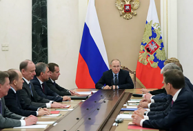 Путин провел оперативное совещание с Совбезом РФ