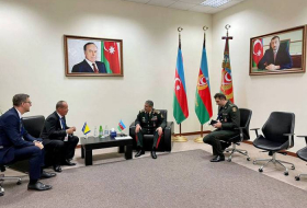 Закир Гасанов встретился с министром обороны Боснии и Герцеговины