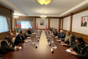 Министр обороны Азербайджана встретился с министром национальной обороны Турции