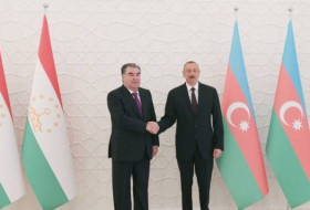 Ильхам Алиев позвонил президенту Таджикистана