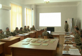 Азербайджанские военные проводят командно-штабные учения