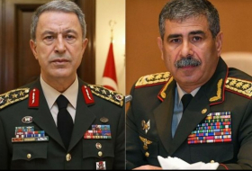 Министр обороны Азербайджана выразил соболезнования турецкому коллеге