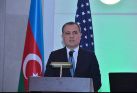 Глава МИД Азербайджана отметил День Победы с соотечественниками, проживающими в США