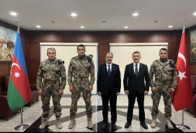 Турецкие спецназовцы встретились с послом Джахитом Багчы