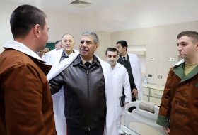 Закир Гасанов встретился с военнослужащими, проходящими лечение в госпитале - Видео