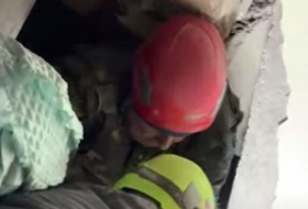 Азербайджанские спасатели в Турции извлекли из-под завалов и спасли еще одну женщину