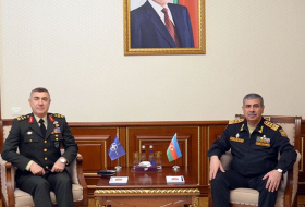 Министр обороны Азербайджана встретился с представителем НАТО