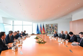 Состоялась встреча президента Азербайджана с канцлером Германии в расширенном составе