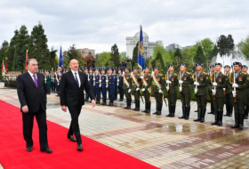 В Душанбе состоялась церемония официальной встречи Президента Азербайджана