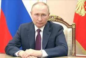 Путин подписал закон о лишении приобретенного гражданства за дискредитацию ВС РФ