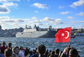 Флагман ВМС Турции взял курс из Стамбула в Измир