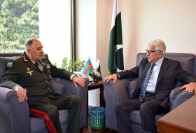 Керим Велиев обсудил с министром обороны Пакистана провокации Армении - Фото