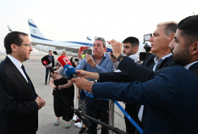 Президент Израиля отбыл с визитом в Азербайджан