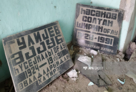 Вандализм по-армянски: демонтированные мраморные плиты с могил азербайджанцев обнаружены в доме армянина - Фото