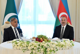 От имени президента Азербайджана дан официальный ланч в честь премьер-министра Пакистана