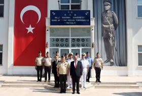 Ректор Университета национальной обороны встретился с азербайджанскими курсантами, обучающимися в Турции - Фото