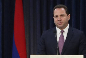 Экс-глава Минобороны Армении даст показания в парламенте