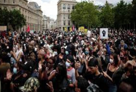 Во Франции вчера на протесты против полицейского насилия вышли почти 6 тыс. человек