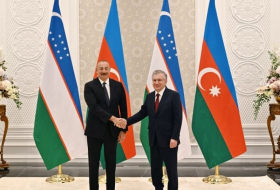 Ильхам Алиев пригласил Шавката Мирзиёева посетить Азербайджан с государственным визитом