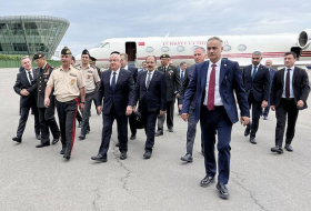 Министр национальной обороны Турции прибыл с официальным визитом в Баку