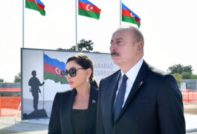 Ильхам Алиев и Мехрибан Алиева посетили в Баку строящийся Парк Победы - Обновлено