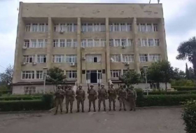 В центре Агдере поднят флаг Азербайджана - Видео