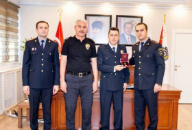 МВД Азербайджана наградило турецкого полицейского за уважение, проявленное к азербайджанскому флагу на матче Турция-Армения