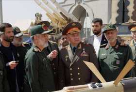 Шойгу осмотрел иранские ракеты и БПЛА в Тегеране