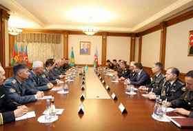В Баку состоялась встреча министров обороны Азербайджана и Казахстана - Видео